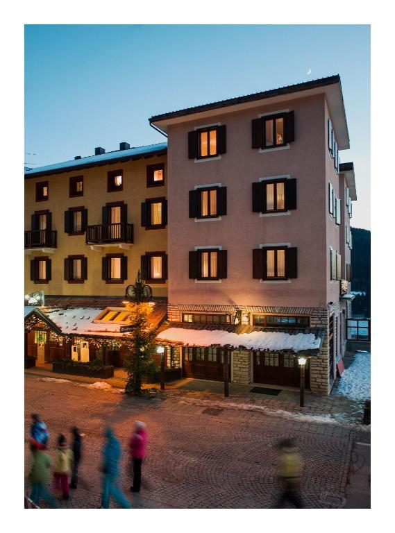 Antico Albergo Stella D'Italia Folgaria Exterior foto